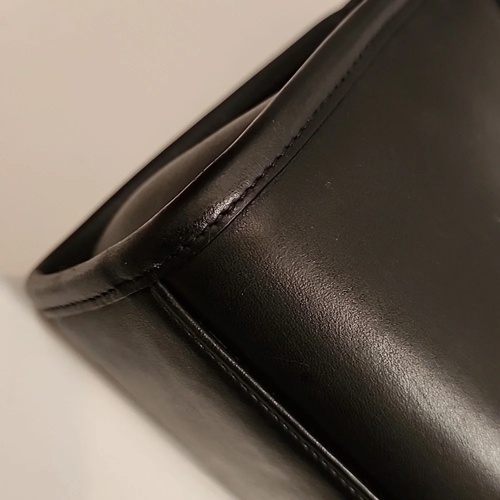 Sold Vintage Coach Regina #9983 - Picture 13 of 17